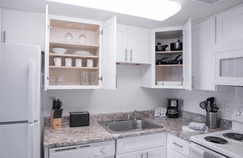South Scottsdale Apartamento | Totalmente amueblado 1 dormitorio en el Greenbelt más Wifi gratuito y todas las comodidades del hogar!