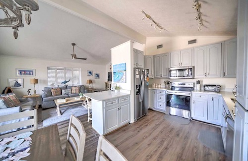 Lower Grand Lagoon Casa | 219 Squid Lane -3 Bedrooms - Includes 2 Golf Cart & Beach Chairs