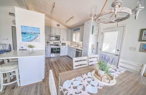 Lower Grand Lagoon Casa | 219 Squid Lane -3 Bedrooms - Includes 2 Golf Cart & Beach Chairs
