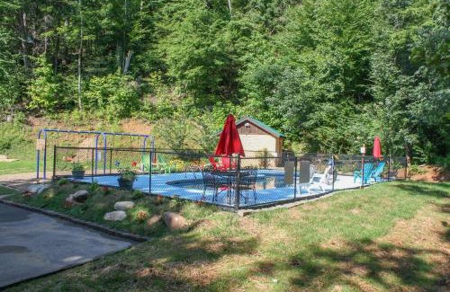Hidden Hills Casa | 22 in Gatlinburg! Free tickets to Dollywood & more! Resort Pool