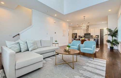 Berry Hill Casa | 22- Large Modern Home- The Music City Collection