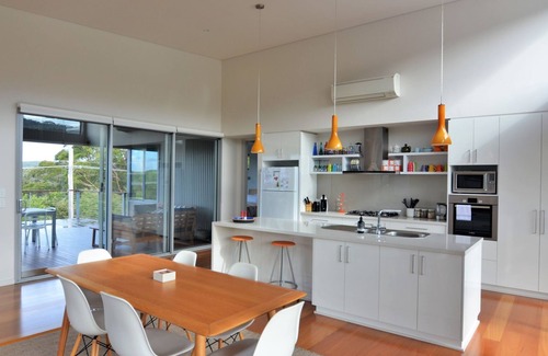 Ocean Beach Casa | 22 luces - Vistas al agua, luz y comodidad. WiFi y Netflix incluidos.