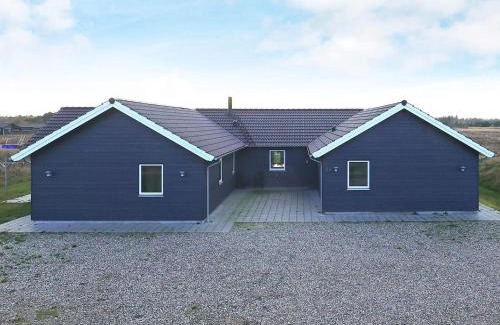 Bratten Strand Casa | 22 person holiday home in Jerup