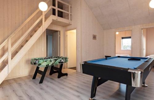 Bratten Strand Casa | 22 person holiday home in Jerup