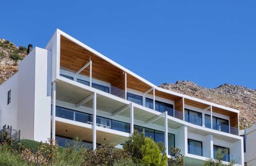 Mountainside Casa | '22 Protea' - Luxury, Style and Elegance - Sleeps 12 in 6 En-suite Bedrooms