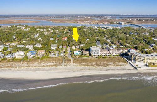 Folly Beach Casa | 220 W Ashley - Corner Cottage - Central Location