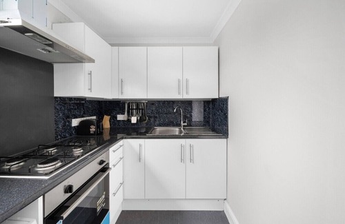 Cann Hall Apartamento | 221 Dames Road E7 0EA · Long Stay 10%Off | WiFi | Parking | Sleeps 5