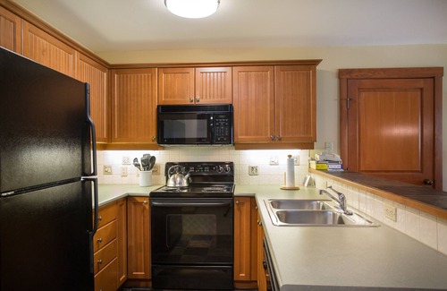 Salt Lake Mountain Resorts Condominio | 2211 - Two Bedroom Standard Eagle Springs East by RedAwning