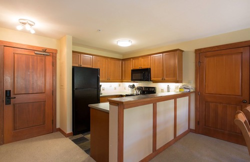 Salt Lake Mountain Resorts Condominio | 2211 - Two Bedroom Standard Eagle Springs East by RedAwning