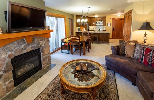 Salt Lake Mountain Resorts Condominio | 2215 - Two Bedroom Standard Eagle Springs East by RedAwning