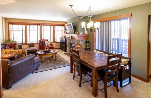 Salt Lake Mountain Resorts Condominio | 2215 - Two Bedroom Standard Eagle Springs East by RedAwning