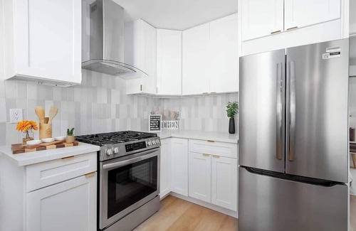 Eagle Rock Casa | 2267 Las Flores Dr, Los Angeles, CA 90041