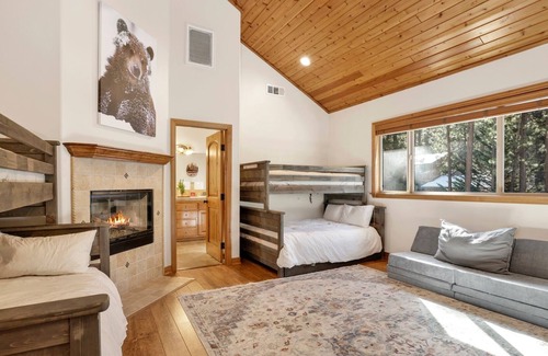 Summit Estates Cabina | 2282-the Spa At Winterset 4 Bedroom Chalet by RedAwning