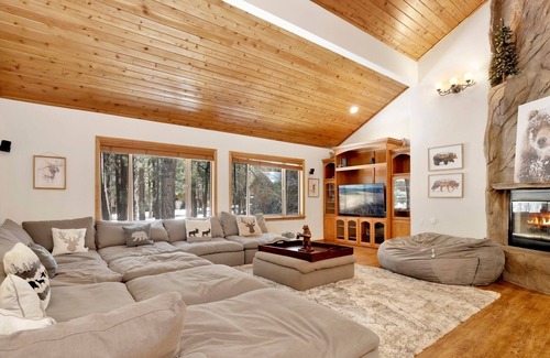 Summit Estates Cabina | 2282-the Spa At Winterset 4 Bedroom Chalet by RedAwning