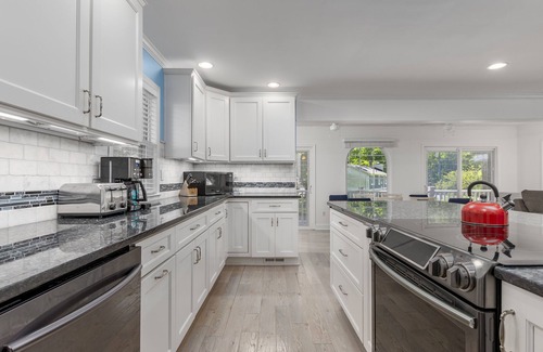 Rehoboth Beach Casa | 22877 Linden - Newly renovated home in the Amenity filled Angola by the Bay!