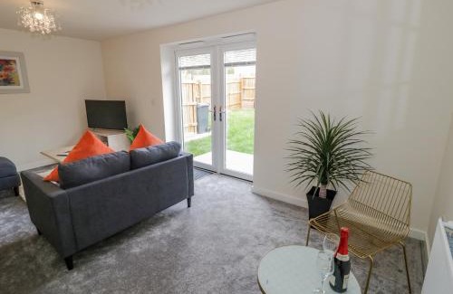Exhall Casa | 23 Moat House Close