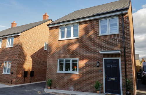 Coventry Cabaña | 23 Moat House Close