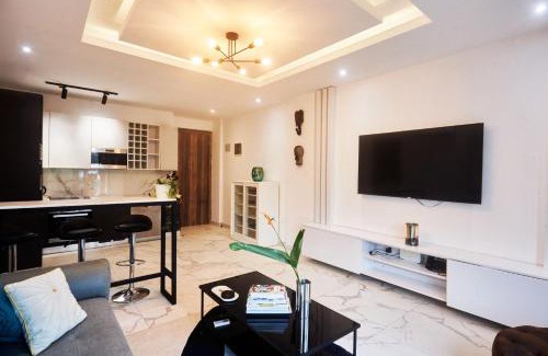 Labadi Apartamento | 233 Boulevard - Luxury Apartment