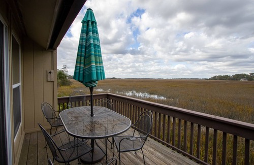 Saint Helena Island Villa | 234 Tennis Villa - New to VRBO! Resort Access Included!