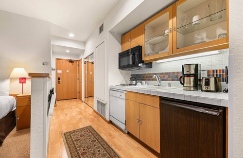 Olympic Valley Condominio | 234 | Timeless Studio – Spas, Pool & Room to Chill