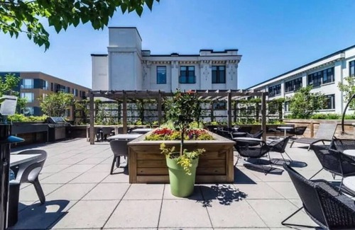 Saint Henri Condominio | #235 Modern Condo Downtown Montreal with Pool