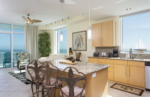 South Padre Island Complejo | 23rd floor Ocean view three bedroom condo at the Sapphire Resort!
