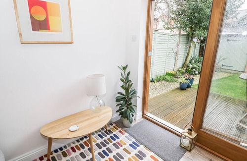 Stratford-upon-Avon Cabaña | 24 College Lane, STRATFORD-UPON-AVON