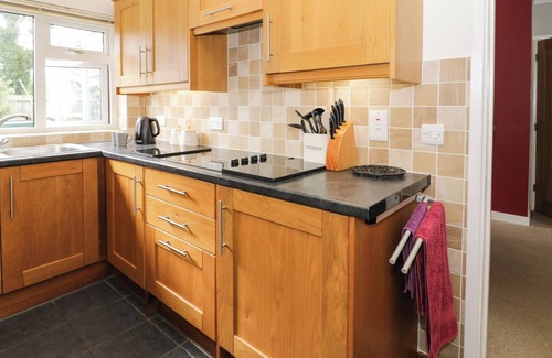 Bryn-crug Cabaña | 24 DOLITHEL, family friendly, character holiday cottage in Tywyn