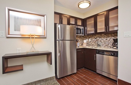 Sweetbriar Condominio | Centro de negocios las 24 horas + piscina climatizada al aire libre | Cerca del centro de Austin
