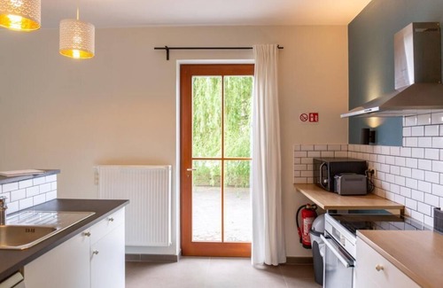 Leuze-en-Hainaut Cama Y Desayuno | 24 mins from Pairi Daiza | Quiet house with fire pit