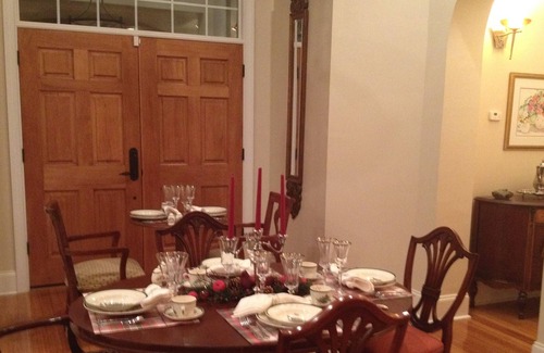 Fort Valley Casa | 2400 square foot house quietly hidden in the trees, 10 miles from Ag Center