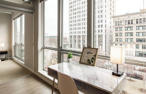 Washington Apartamento | 246 Park Ave · Downtown Luxurious Style | FREE Structure Parking!