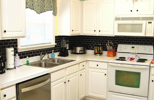 North Myrtle Beach Condominio | Gorgeous Barefoot Resort 2BR / 2BA condominio de segundo nivel, tarifas bajas, vista al campo de golf