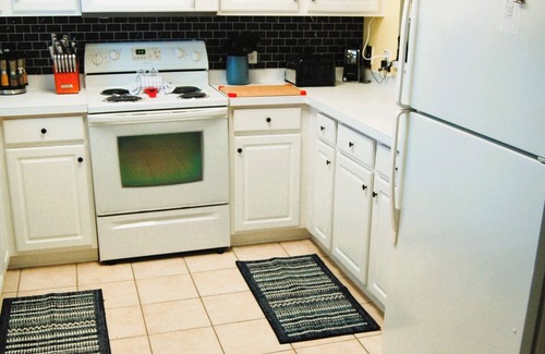 North Myrtle Beach Condominio | Gorgeous Barefoot Resort 2BR / 2BA condominio de segundo nivel, tarifas bajas, vista al campo de golf