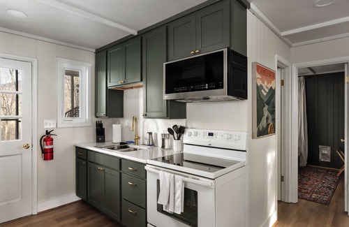 New Market Cabina | 25% Off ~ Hygge mountain retreat w/ stunning views