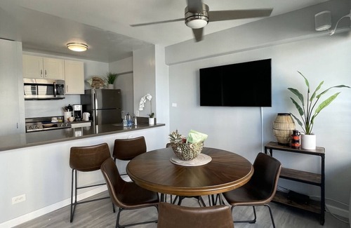 Waikiki Condominio | 25% Off Monthly Stays! Top-Floor Waikiki Retreat -Ocean Views + Parking