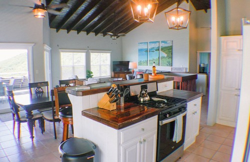 Estate Enighed Villa | 20% remaining summer dates! Fall asleep to the sound of the ocean!