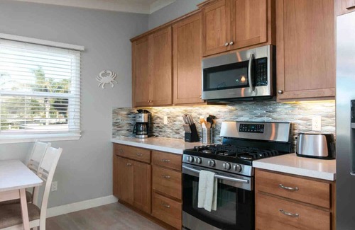 Pierpont Bay Casa | 25% Off Sept! Walk To Beach, Beautiful Ocean Views
