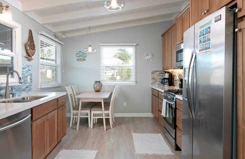 Pierpont Bay Casa | 25% Off Sept! Walk To Beach, Beautiful Ocean Views