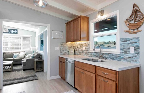 Pierpont Bay Casa | 25% Off Sept! Walk To Beach, Beautiful Ocean Views