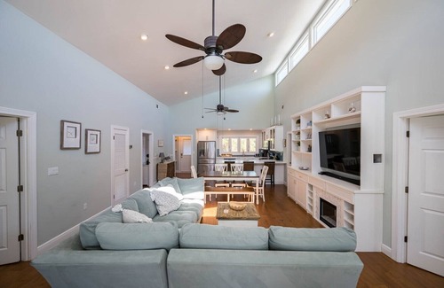 Gulf Trace Casa | 25% SALE Thru FALL~New Listing~"Gindarra"~Gulf Trace~Heated Pool~Beach Gear~Park