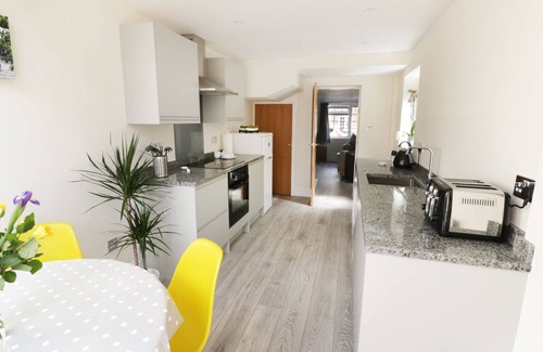 City Centre Cabaña | 25 Shakespeare Street