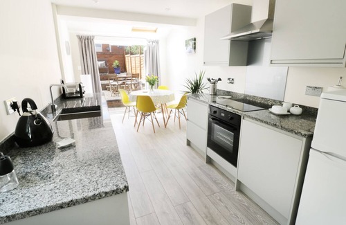 City Centre Cabaña | 25 Shakespeare Street