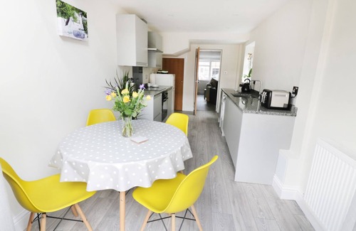 City Centre Cabaña | 25 Shakespeare Street
