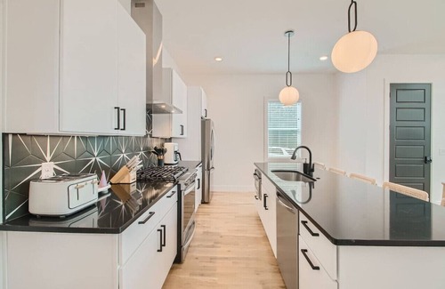 Berry Hill Casa | 25- Trendy Modern Home- The Music City Collection