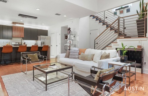 Holly Apartamento | Stylish Retreat + Outdoor Oasis in Heart of Austin