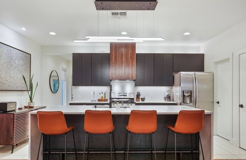Holly Apartamento | Stylish Retreat + Outdoor Oasis in Heart of Austin