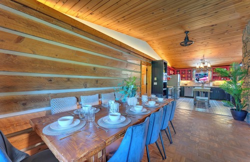 Asheville Casa | 25p Mountain Retreat on 5.2 acres w Pool/Spa/Movie Theatre/Gameroom 5m from DT
