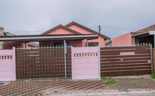 Trawal Casa | 26 on Balfour Crescent