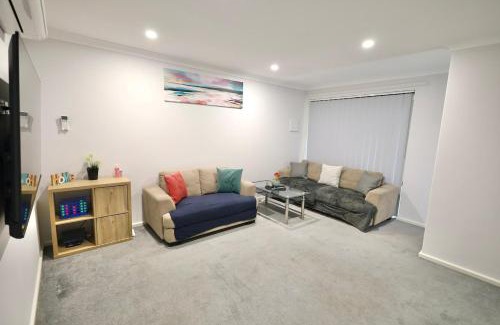 Mirrabooka Casa | 26 Simple Family Home Mirrabooka Sleeps 5